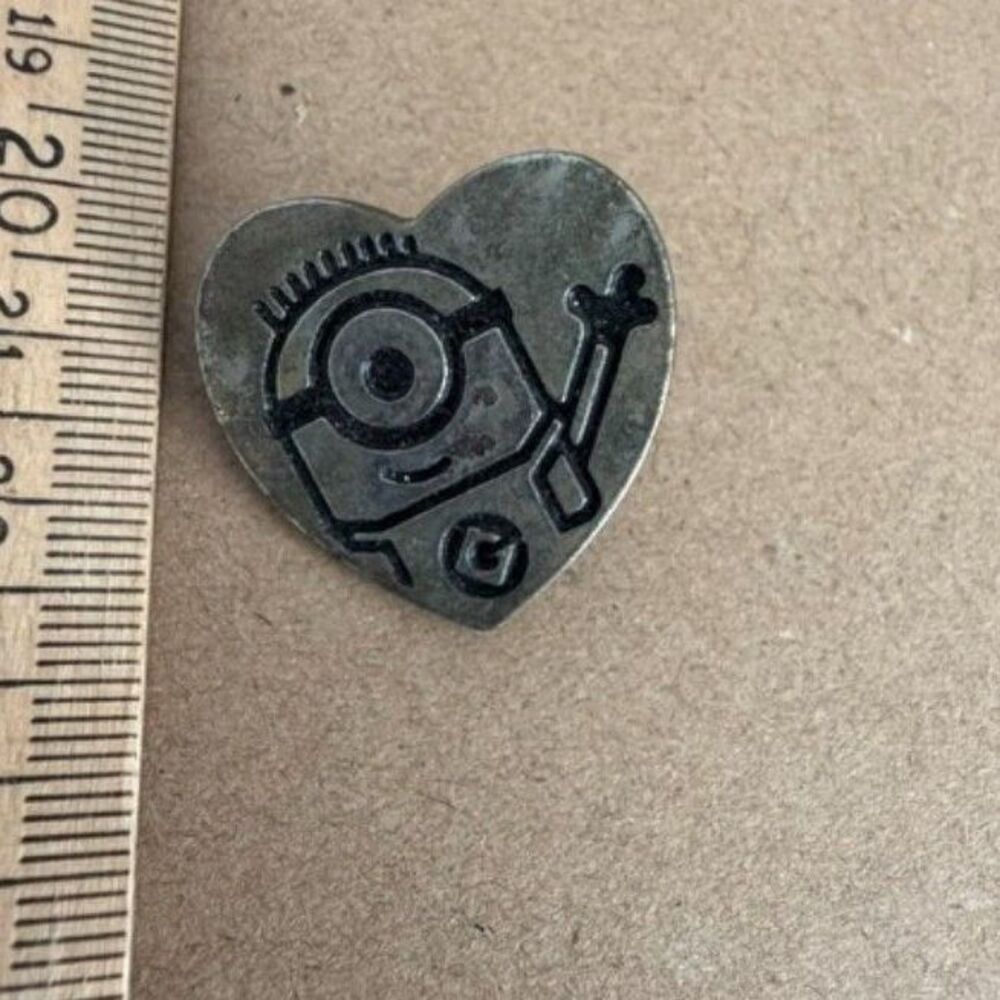 Minions silver heart pin
